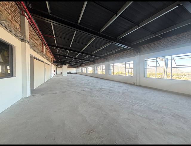 250M² OFFICE TO LET IN SIR LOWRYS PASS
